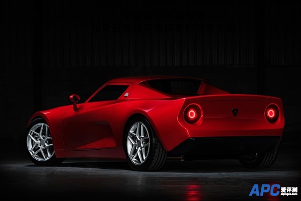 获小米超千万投资 改装车公司工匠派推出30万元内小跑车